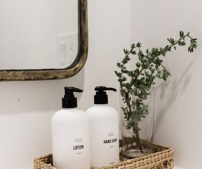 فندق على الطريق Wonderstone At Glacier