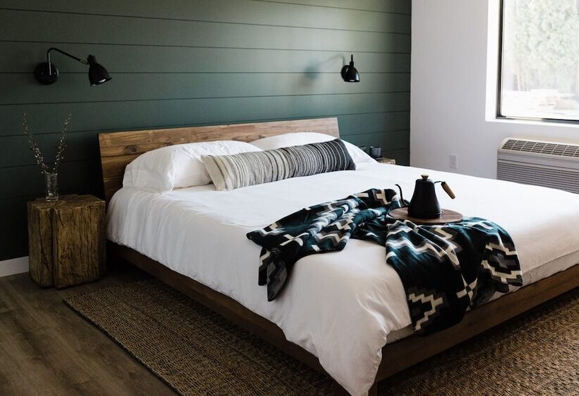 فندق على الطريق Wonderstone At Glacier