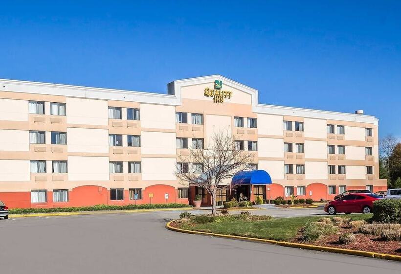 Quality Inn Spring Valleynanuet