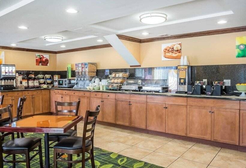 Quality Inn Spring Valleynanuet