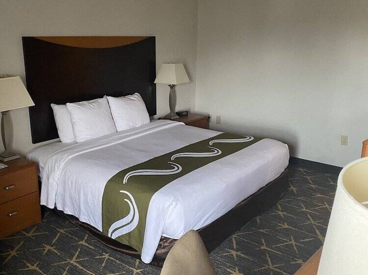 Quality Inn Spring Valleynanuet