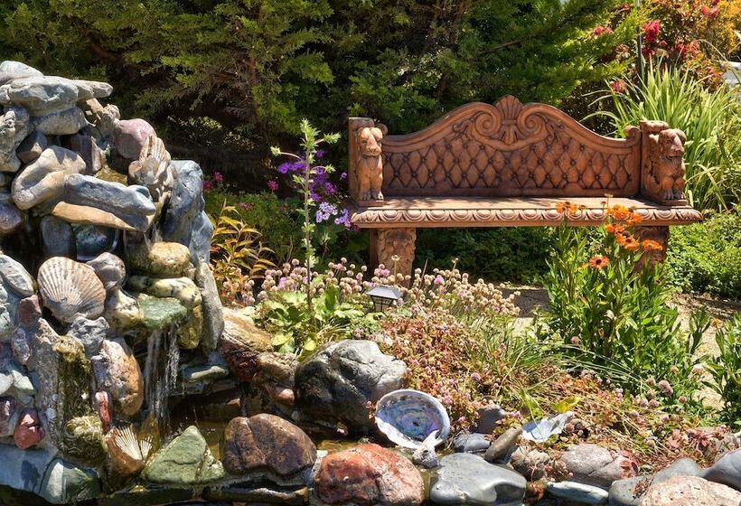 Surf Motel And Gardens