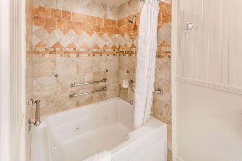 Tahoe Chalet, The Theme Inn