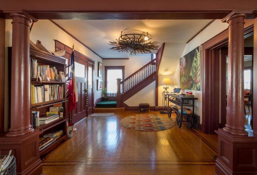 Texas White House B&b