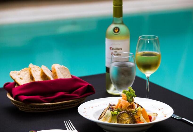 בית מלון כפרי Anik Palace