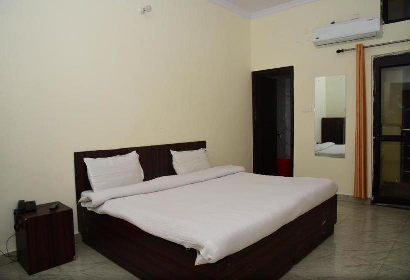 Отель Vishla Palace By Micasa Sucasa