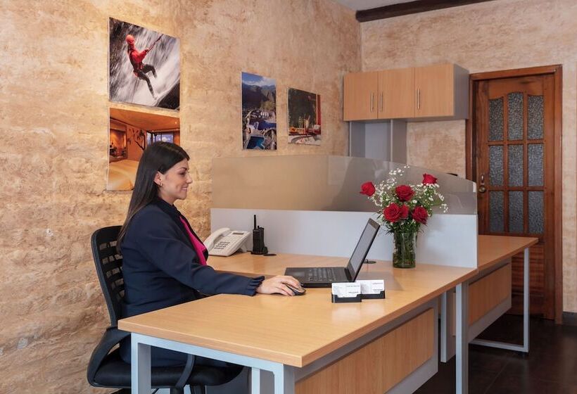 هتل Casa Del Balcon