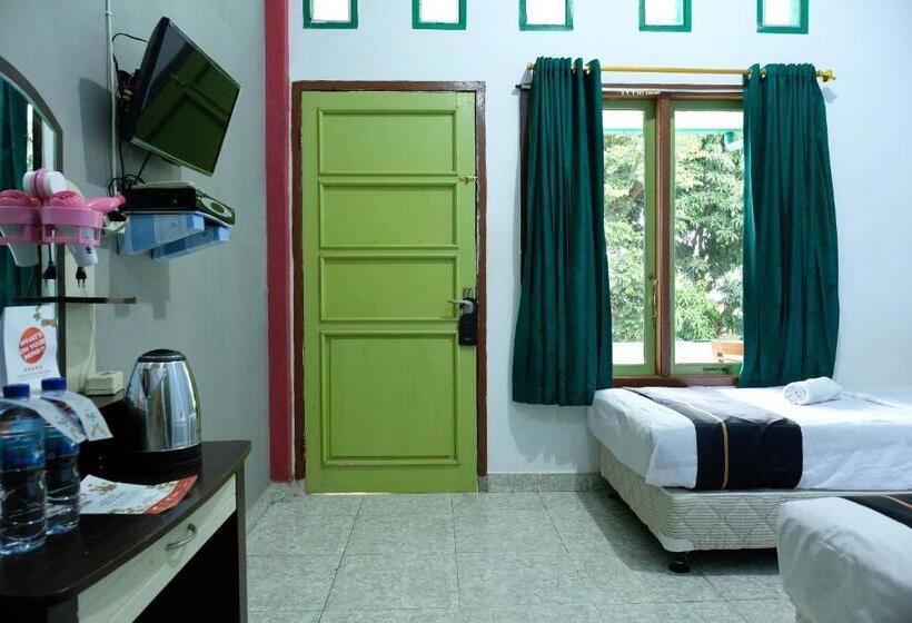 فندق صغير Esbe Hotel Syariah By Oyo Rooms