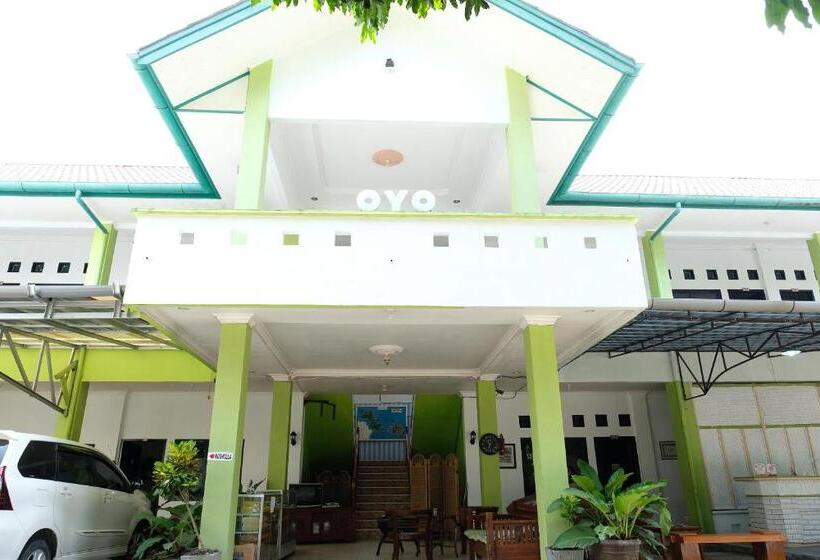 הוסטל Esbe Hotel Syariah By Oyo Rooms