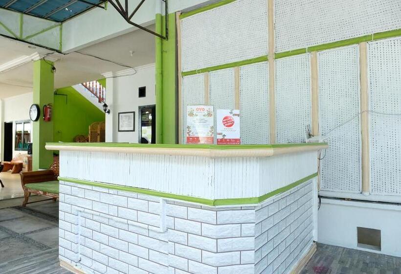 הוסטל Esbe Hotel Syariah By Oyo Rooms