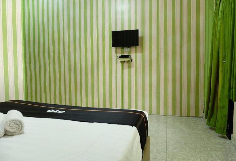 فندق صغير Esbe Hotel Syariah By Oyo Rooms