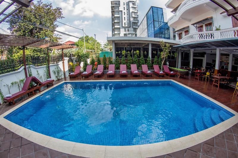 Poolside Villa   Hostel