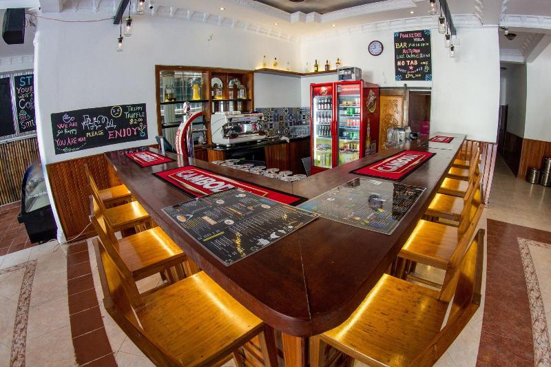 Poolside Villa   Hostel