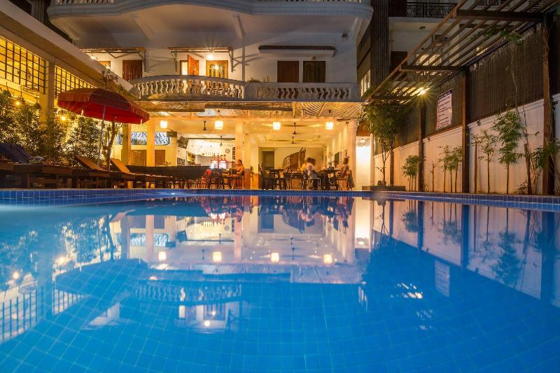 Poolside Villa   Hostel