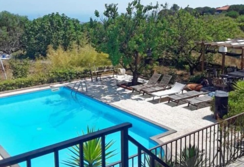 ベッドアンドブレックファースト Etna Petit Resort