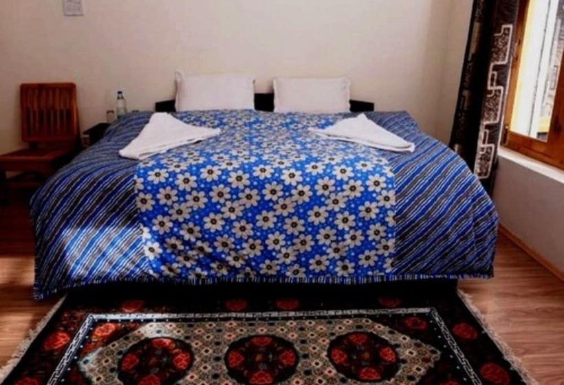 צימר Ladakh Orchard House