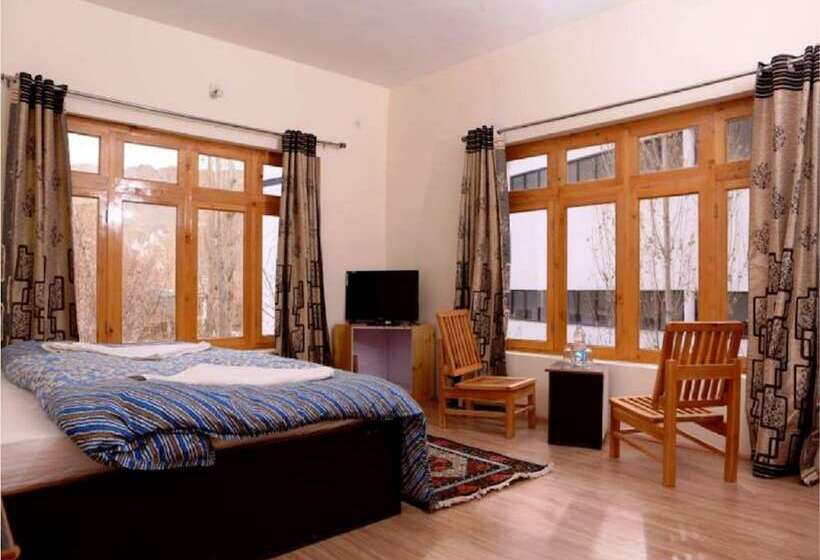 مبيت وإفطار Ladakh Orchard House