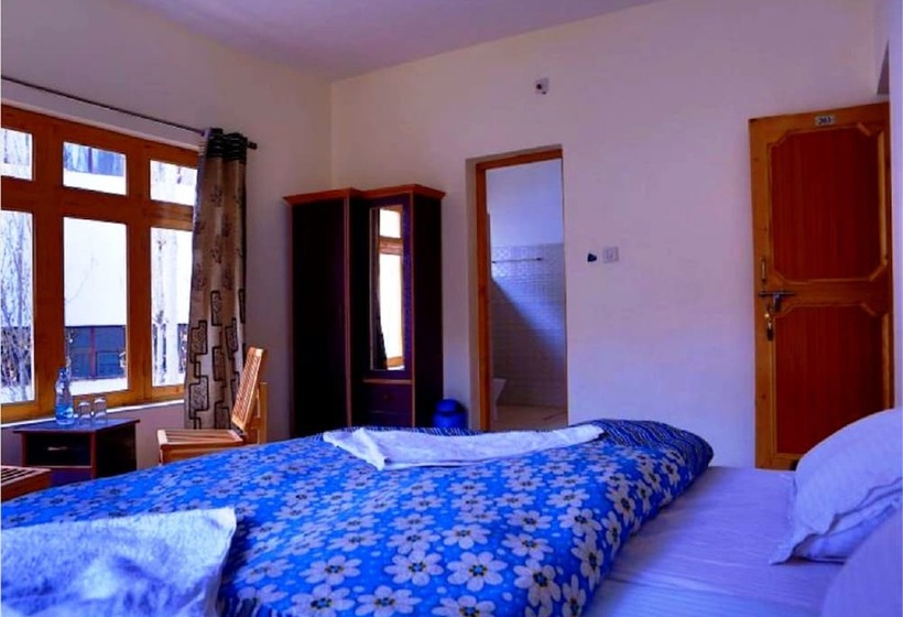 צימר Ladakh Orchard House