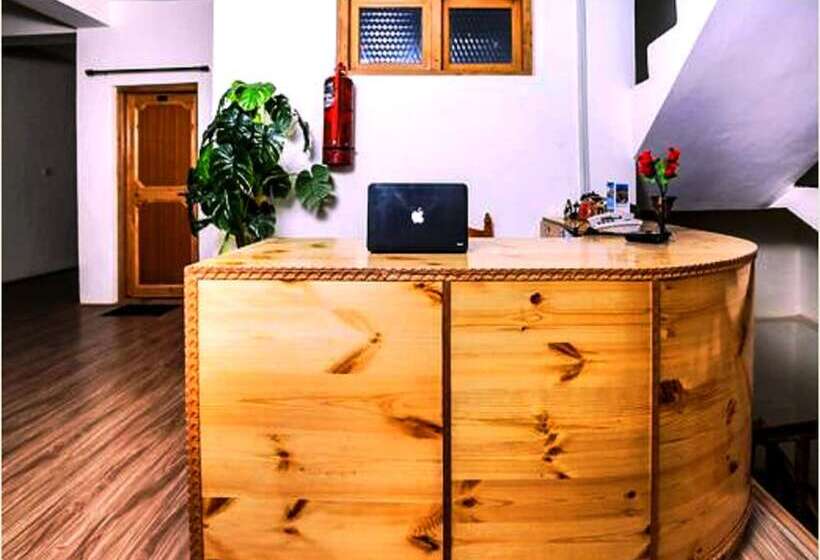 צימר Ladakh Orchard House