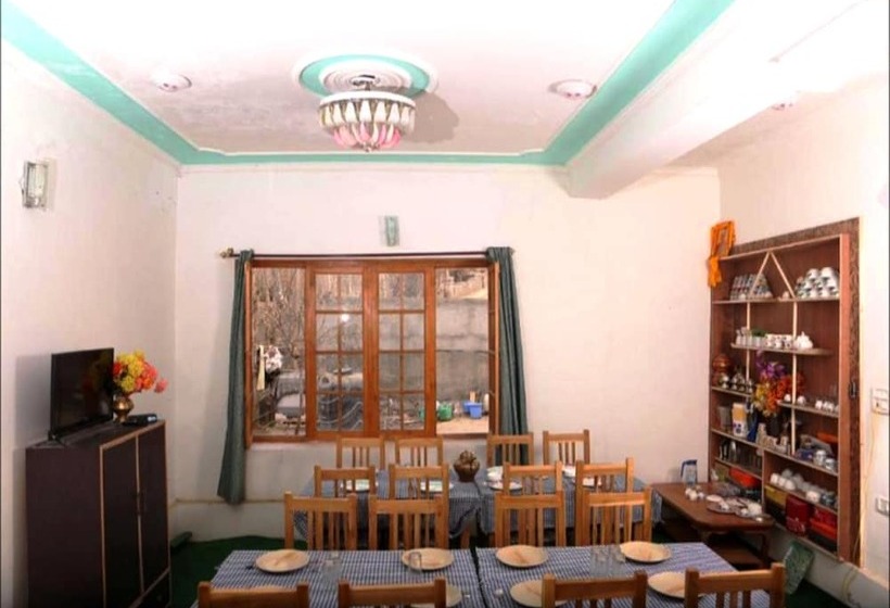 צימר Ladakh Orchard House