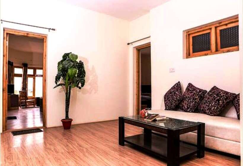 צימר Ladakh Orchard House