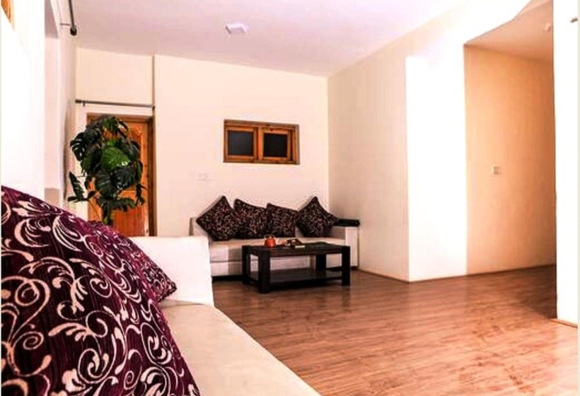 צימר Ladakh Orchard House