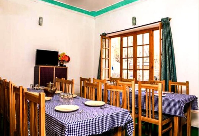 צימר Ladakh Orchard House