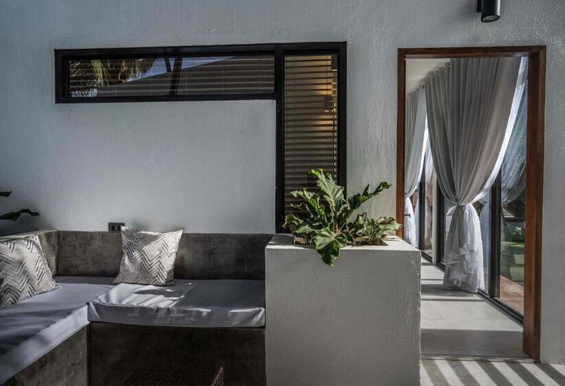 هتل Bird Of Paradise