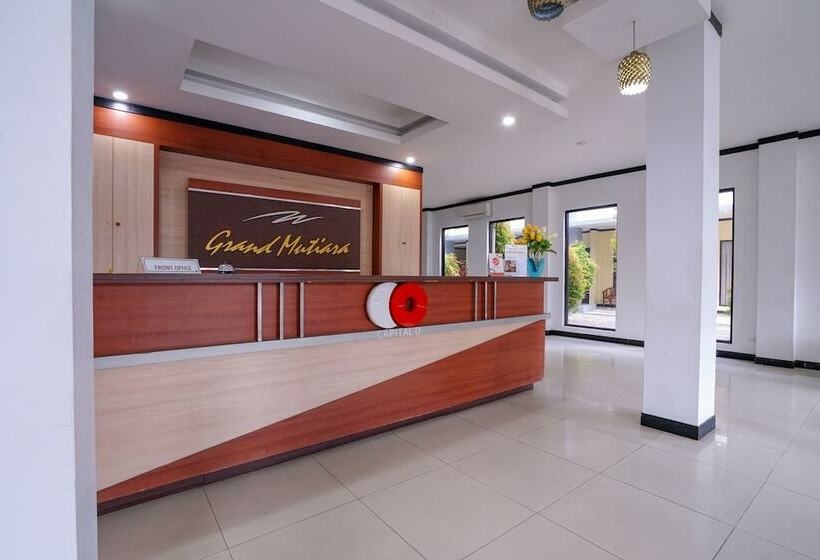 호텔 Capital O 2102 Grand Mutiara