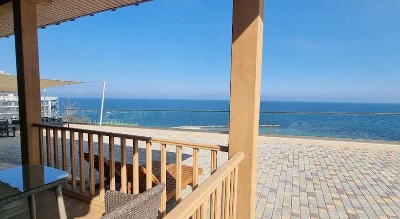 هتل Chayka Resort