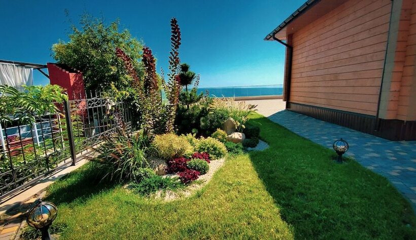 هتل Chayka Resort