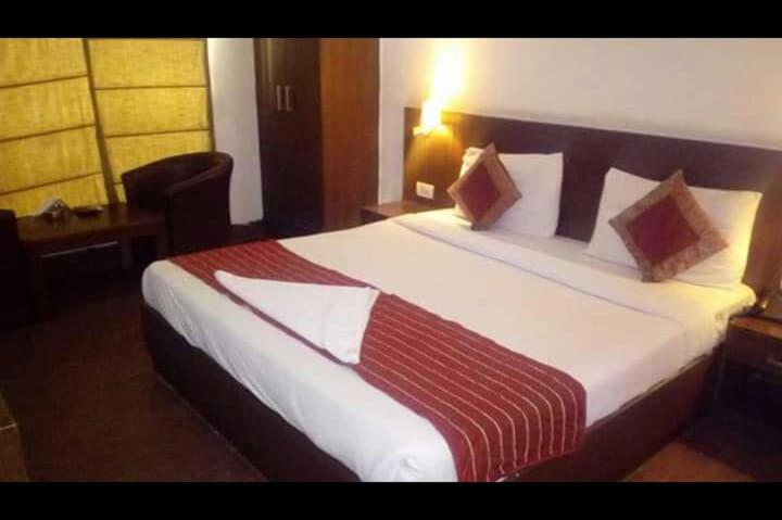 בית מלון כפרי Continental Plaza