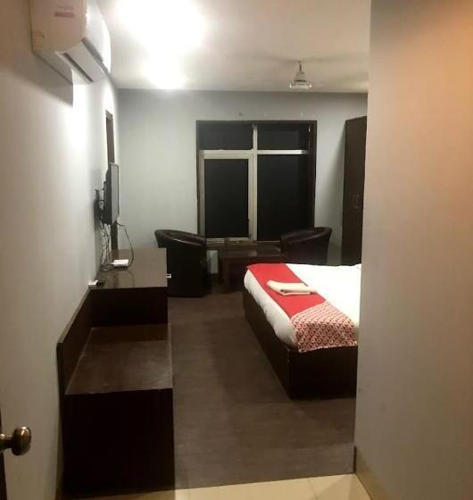 בית מלון כפרי Continental Plaza