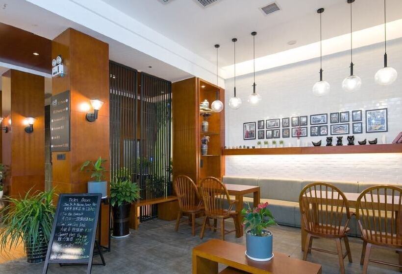 فندق Four Seasons Themed