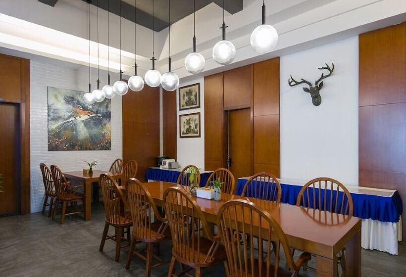 فندق Four Seasons Themed