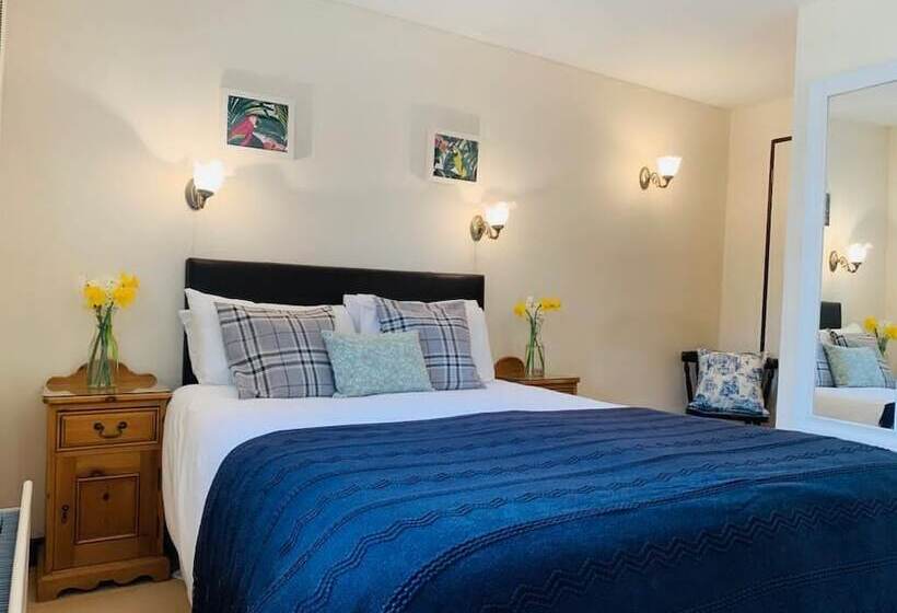 Отель George & Dragon Country House