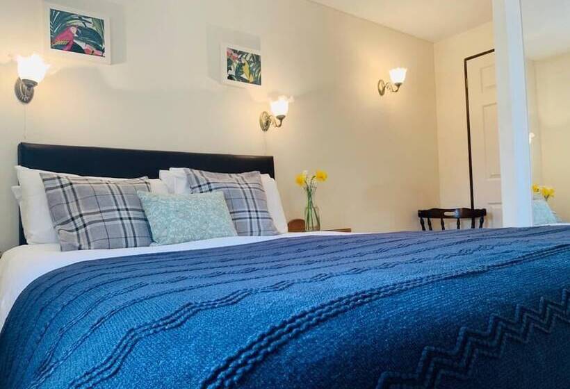 Отель George & Dragon Country House