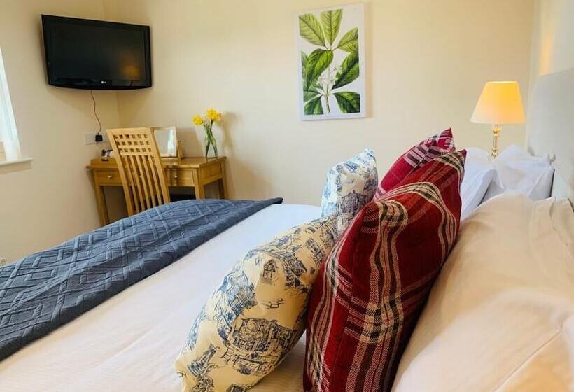 Отель George & Dragon Country House