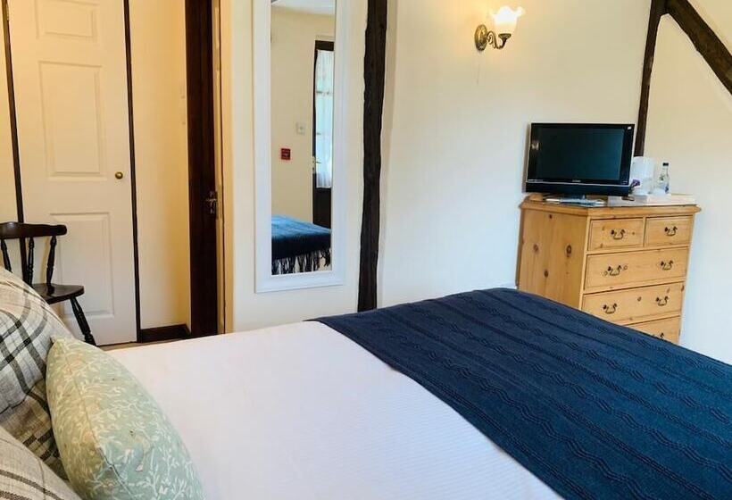 Отель George & Dragon Country House