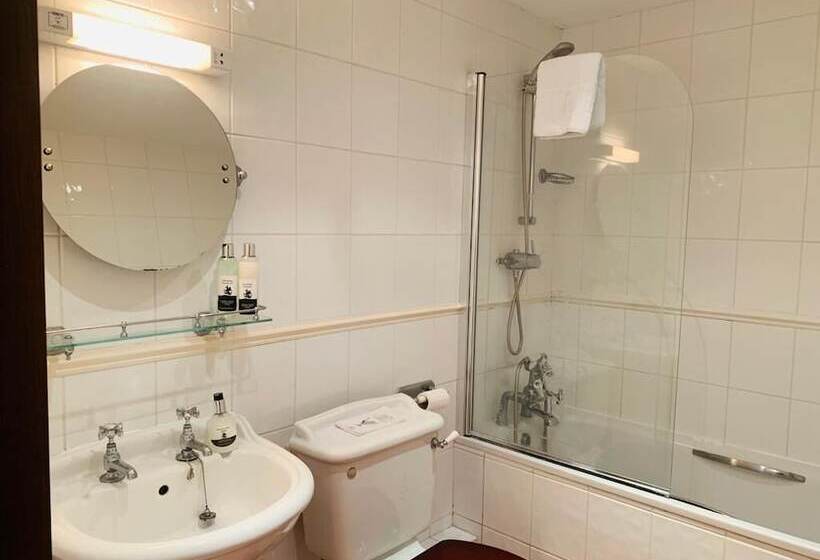 Отель George & Dragon Country House