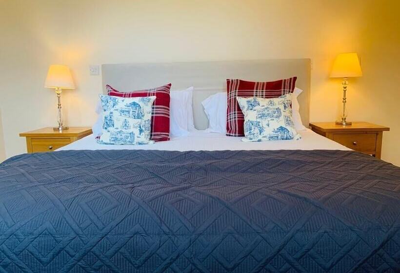 Отель George & Dragon Country House