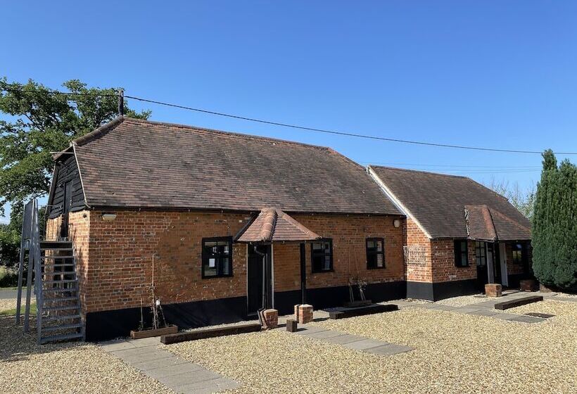 Отель George & Dragon Country House