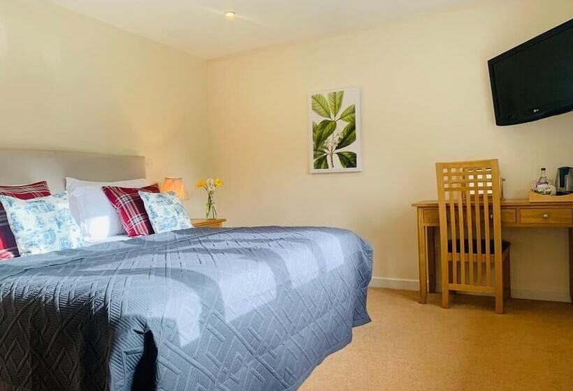 Отель George & Dragon Country House