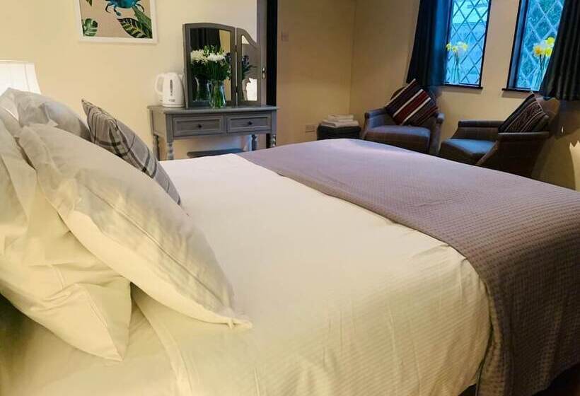 Отель George & Dragon Country House