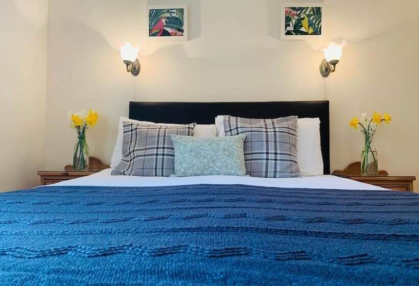 Отель George & Dragon Country House