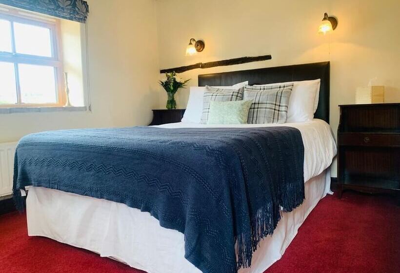 Отель George & Dragon Country House