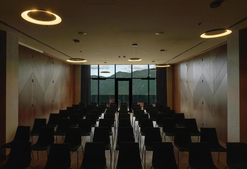 هتل Gudauri Lodge