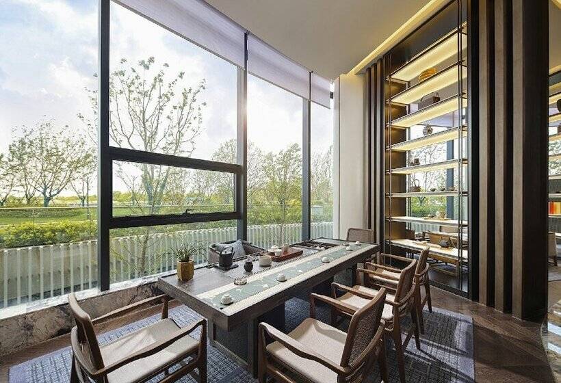 هتل Hualuxe Nanjing Yangtze River