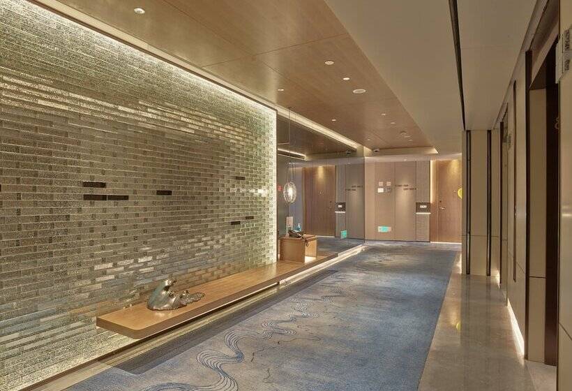 هتل Hualuxe Nanjing Yangtze River