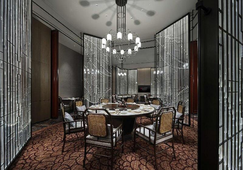 هتل Hualuxe Nanjing Yangtze River